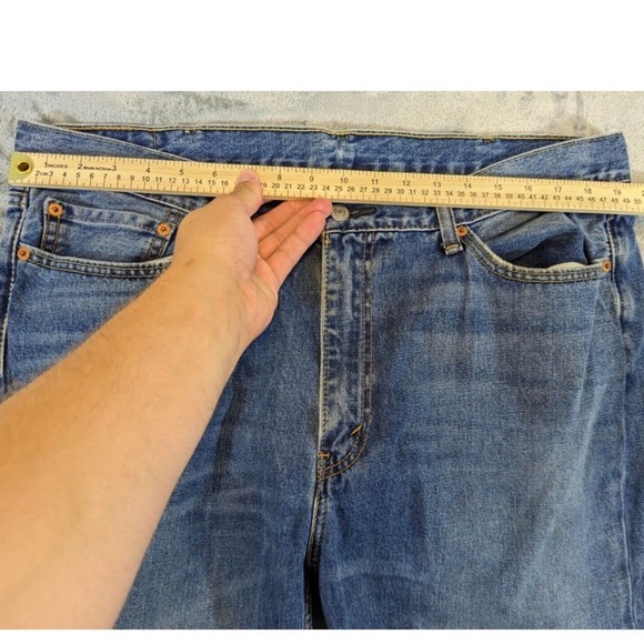 42 by 32 Levi Men Jeans - Picture 5 of 7
